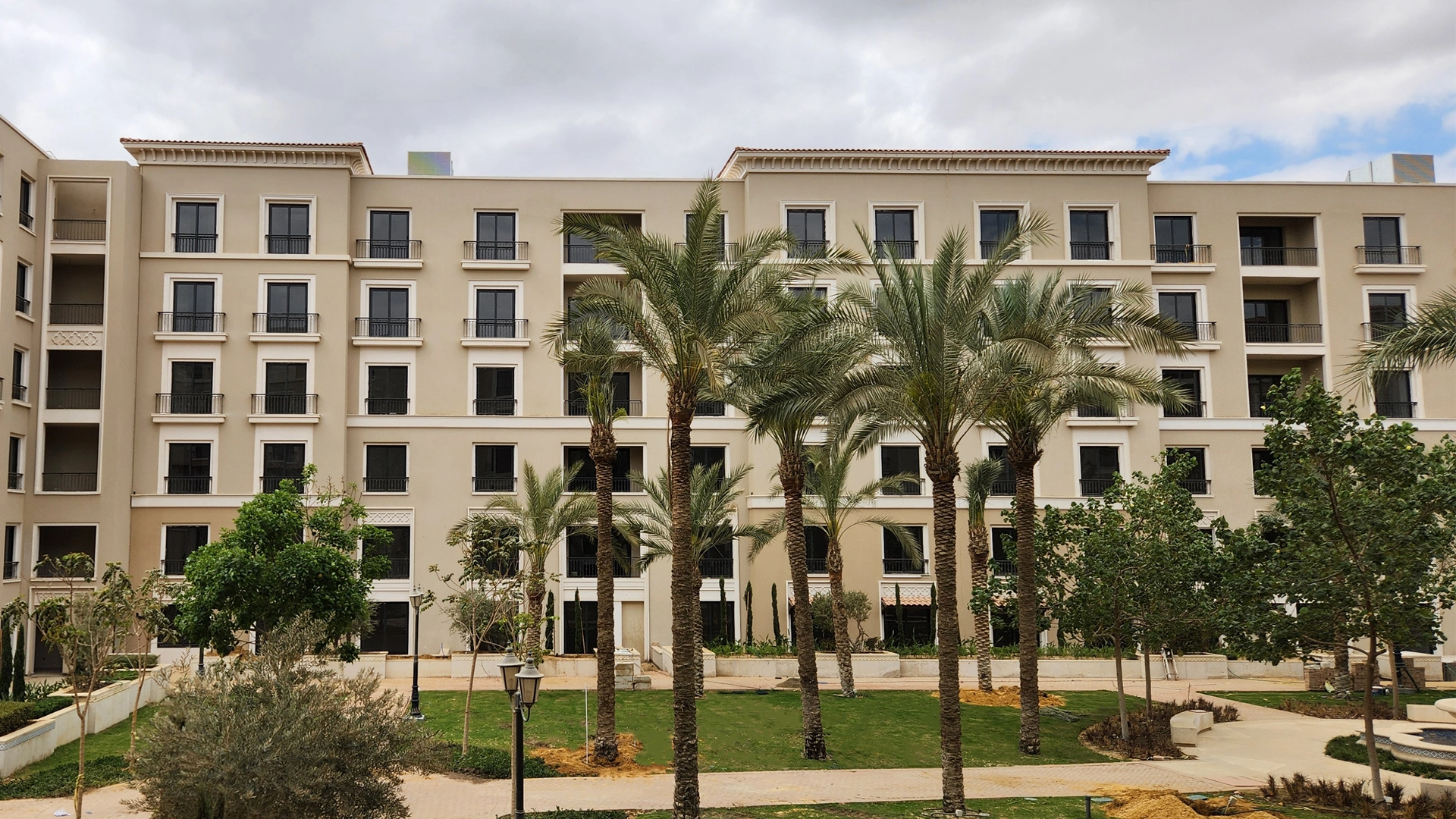 Village-West-Sheikh-Zayed-Apartment-Exterior-Design-12