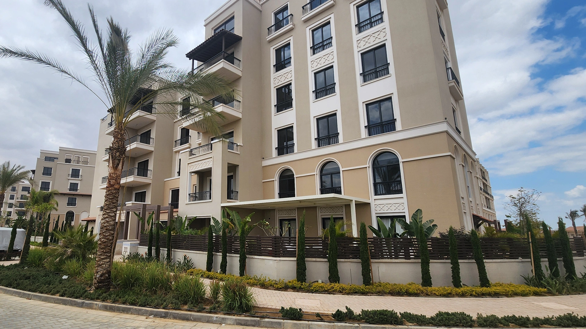 Village-West-Sheikh-Zayed-Apartment-Exterior-Design-16