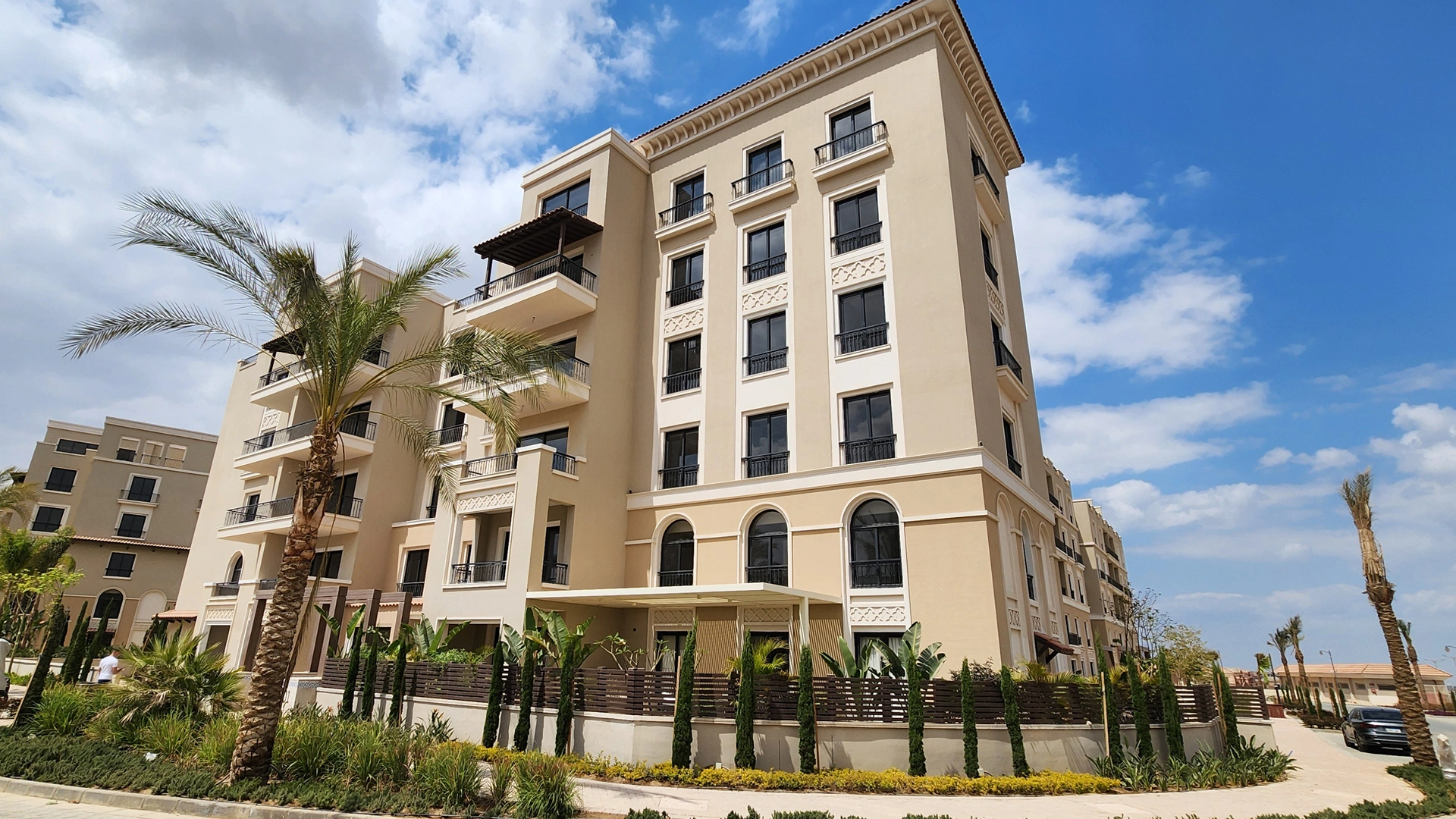 Village-West-Sheikh-Zayed-Apartment-Exterior-Design-4