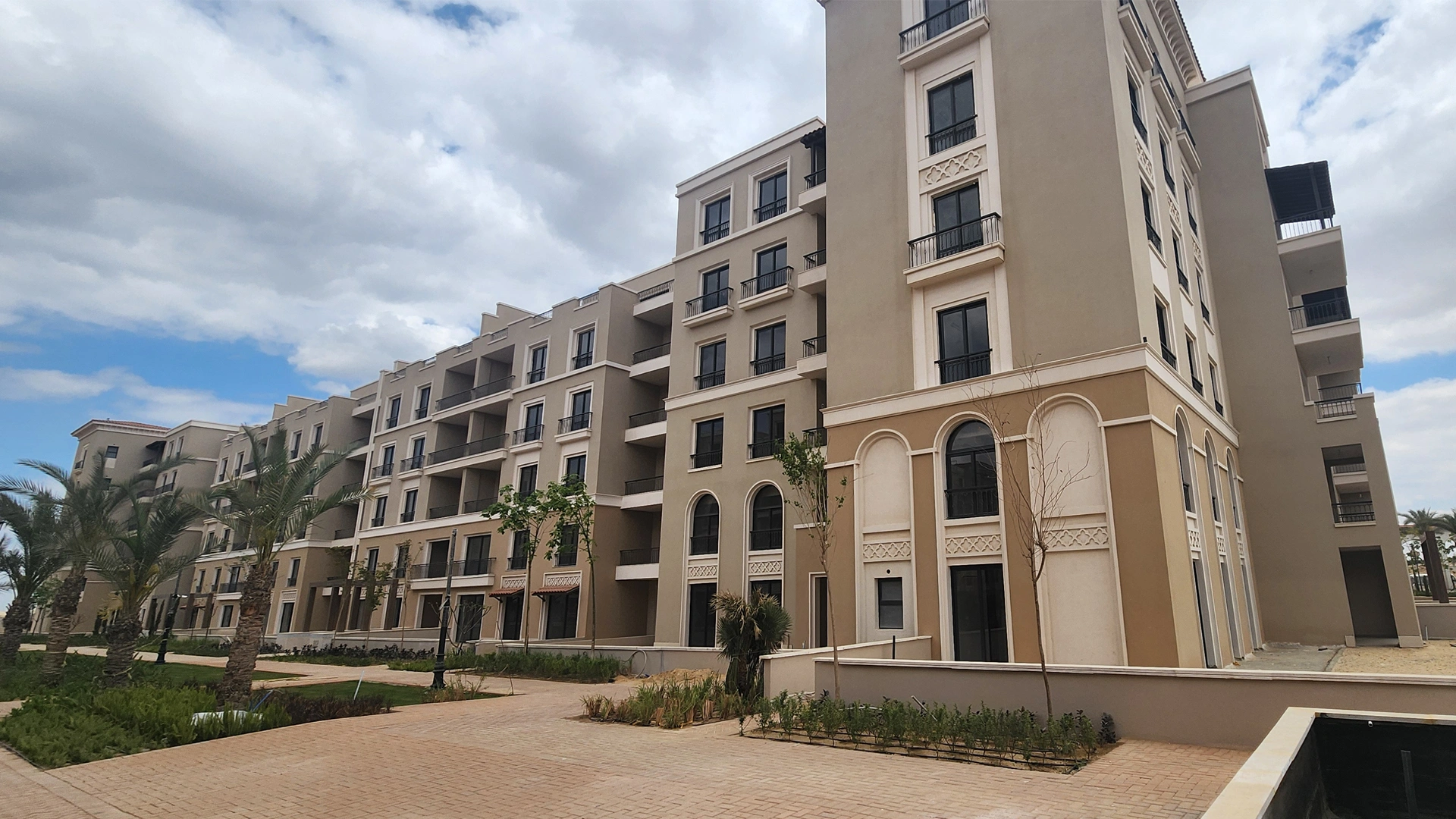 Village-West-Sheikh-Zayed-Apartment-Exterior-Design-5