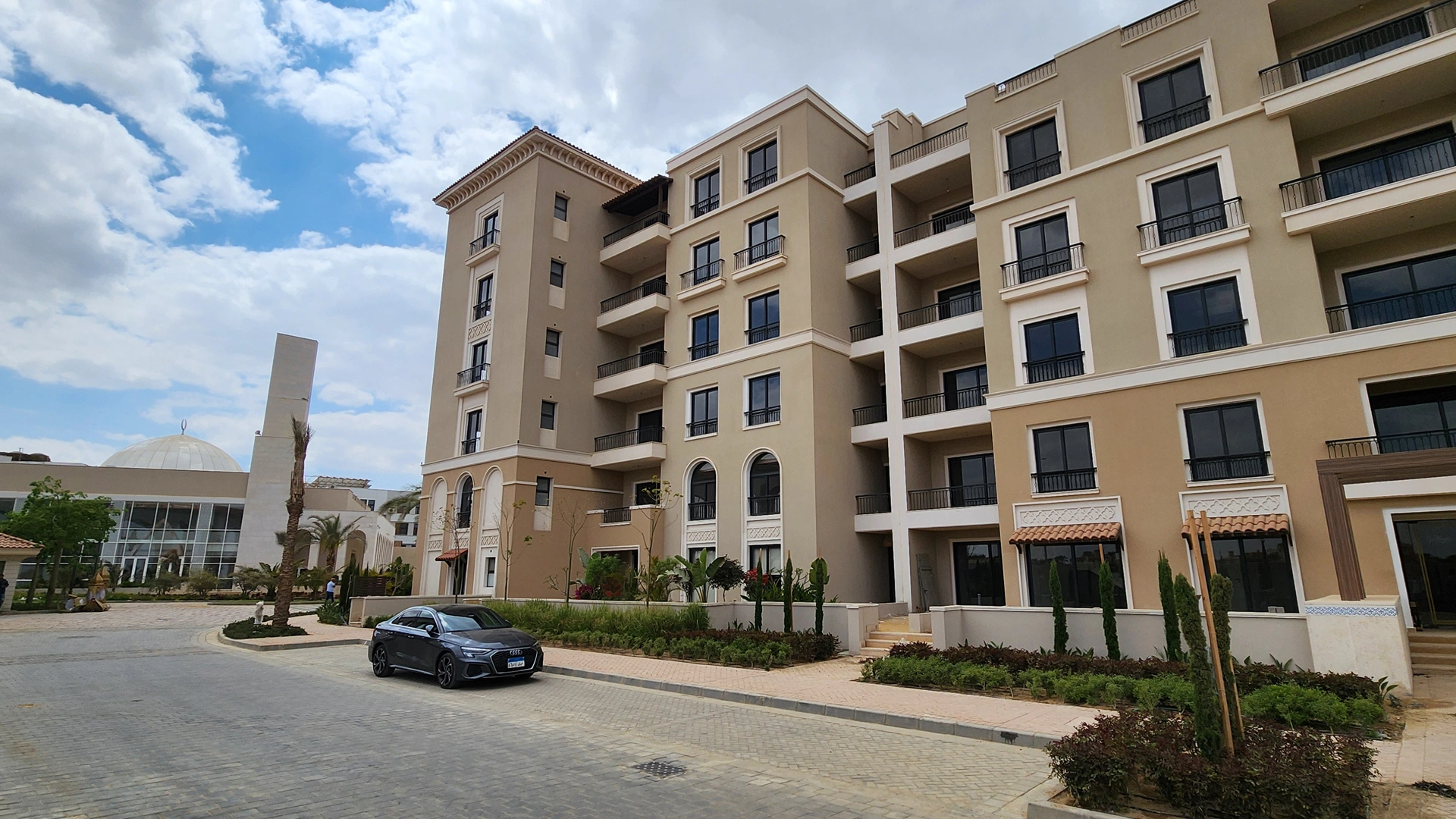 Village-West-Sheikh-Zayed-Apartment-Exterior-Design-9